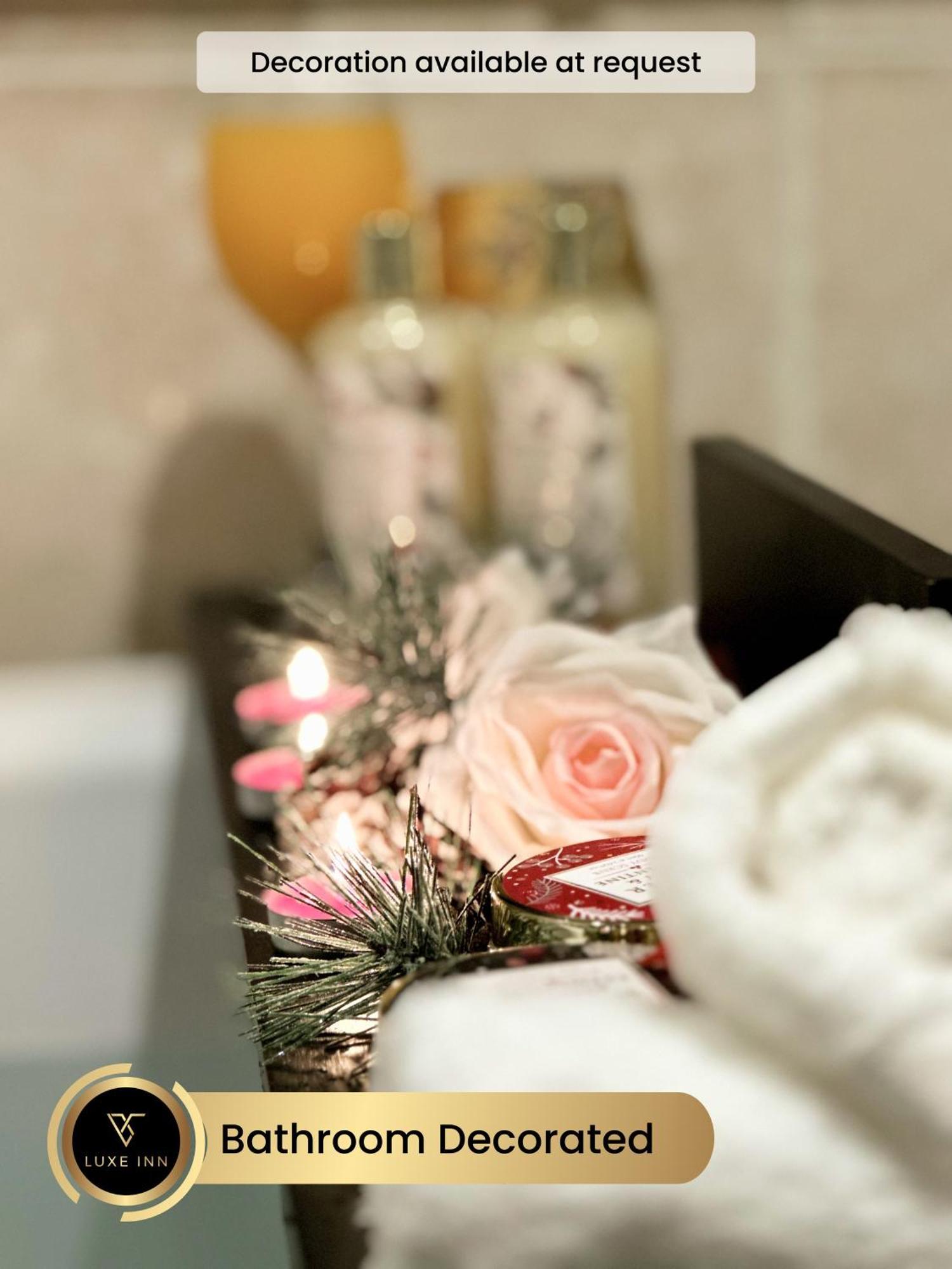 4 Bedroom House, Heathrow Airport, Luxe Inn Colnbrook Esterno foto