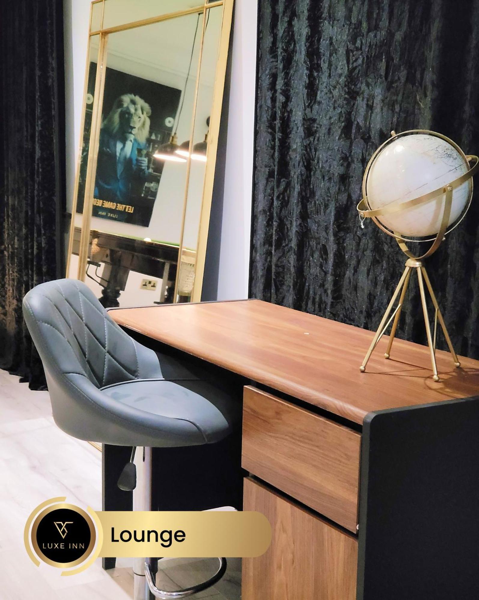4 Bedroom House, Heathrow Airport, Luxe Inn Colnbrook Esterno foto