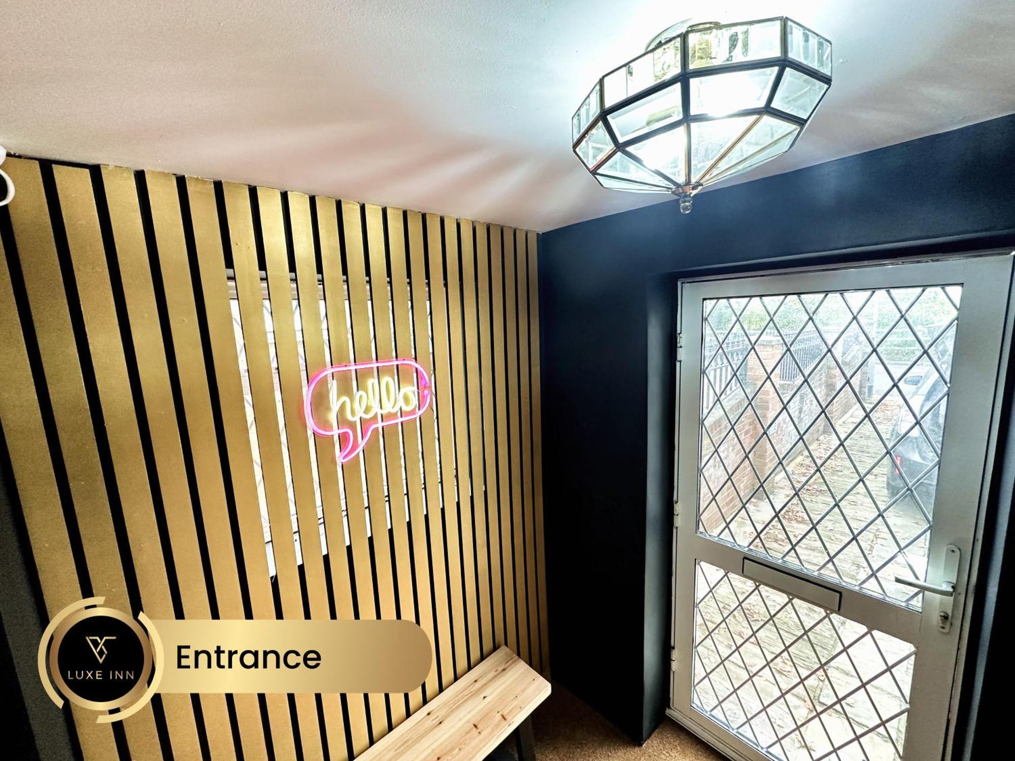 4 Bedroom House, Heathrow Airport, Luxe Inn Colnbrook Esterno foto